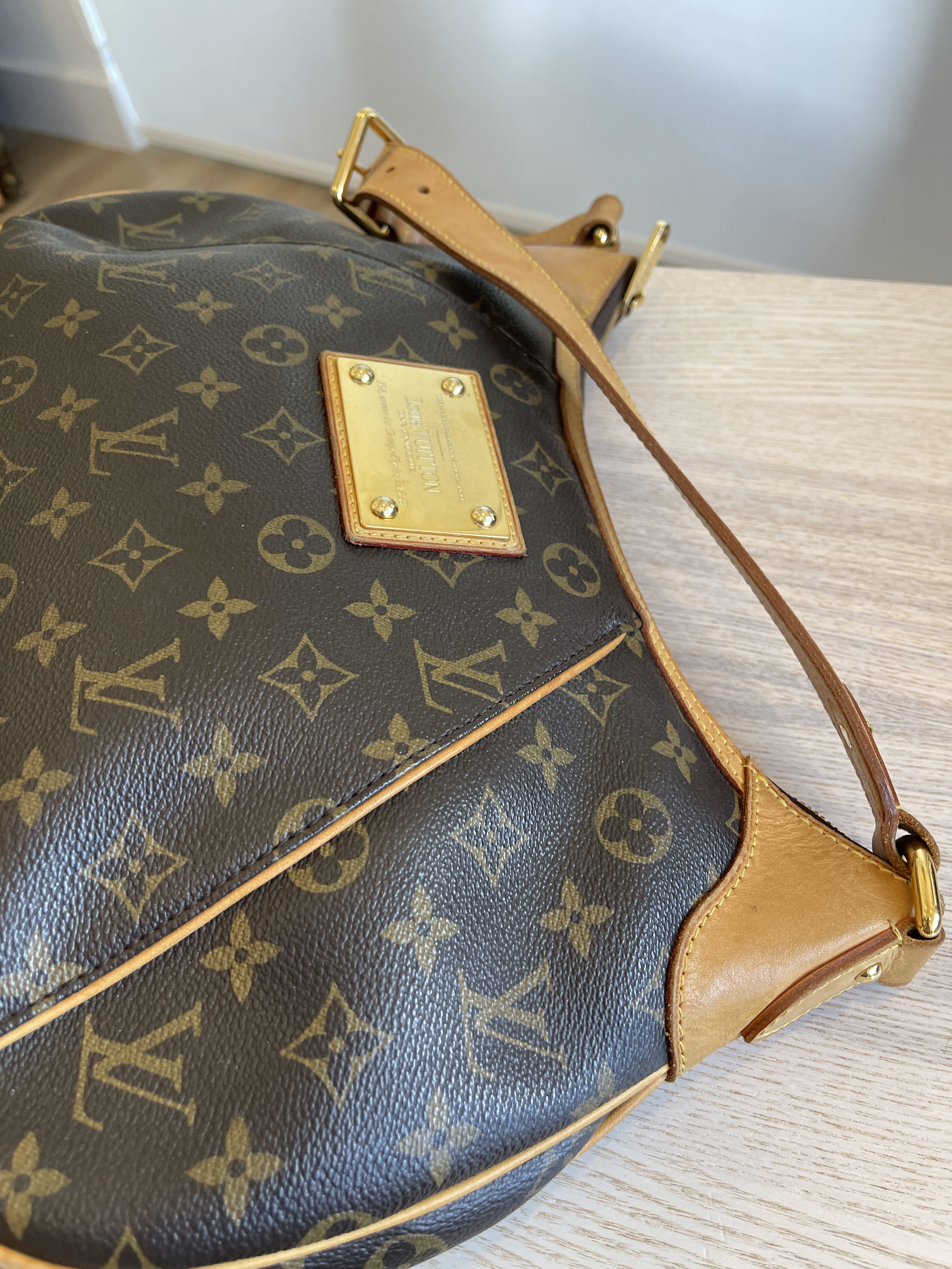 Louis Vuitton 2011 pre-owned Thames GM handbag