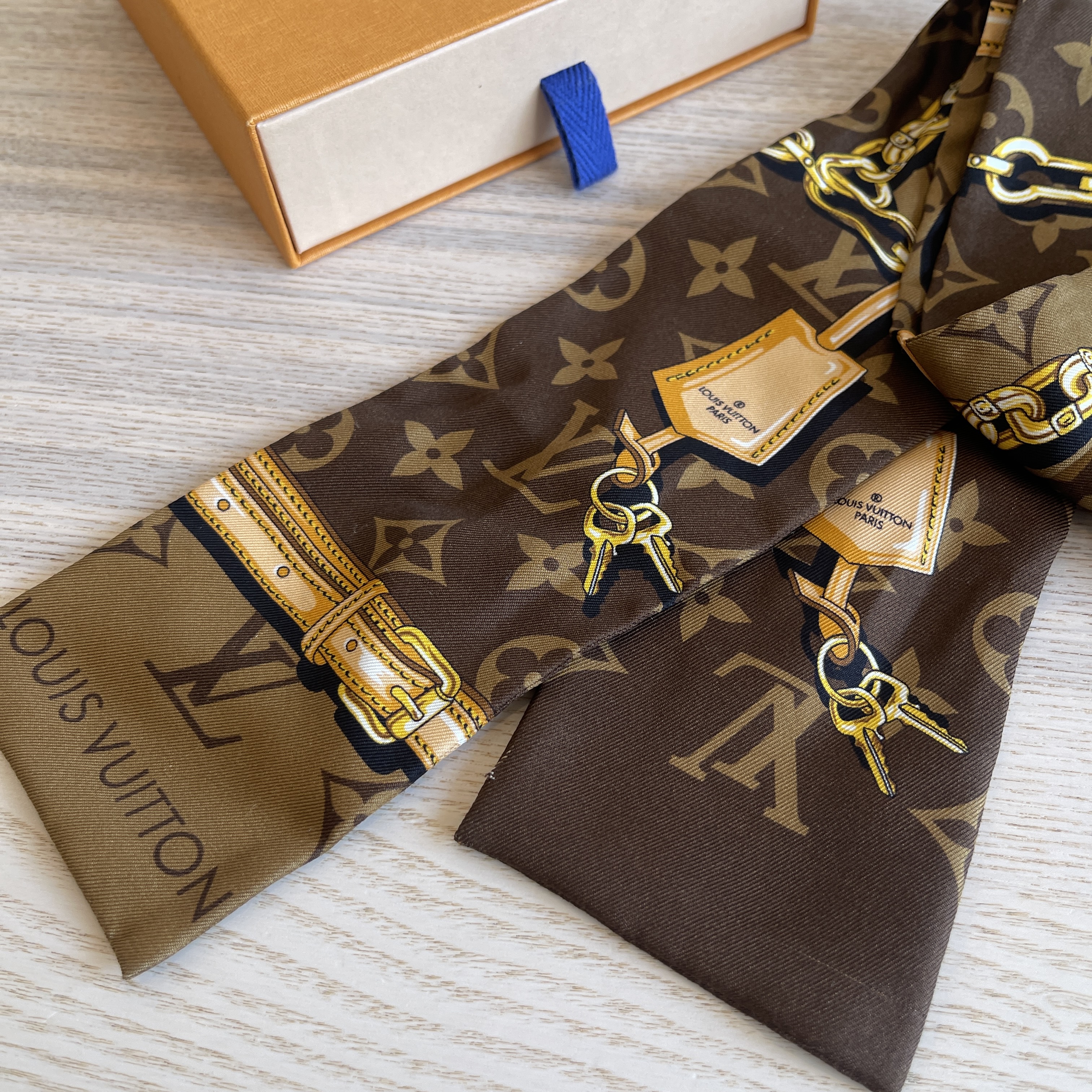 Monogram silk hair accessory Louis Vuitton Brown in Silk - 21642476