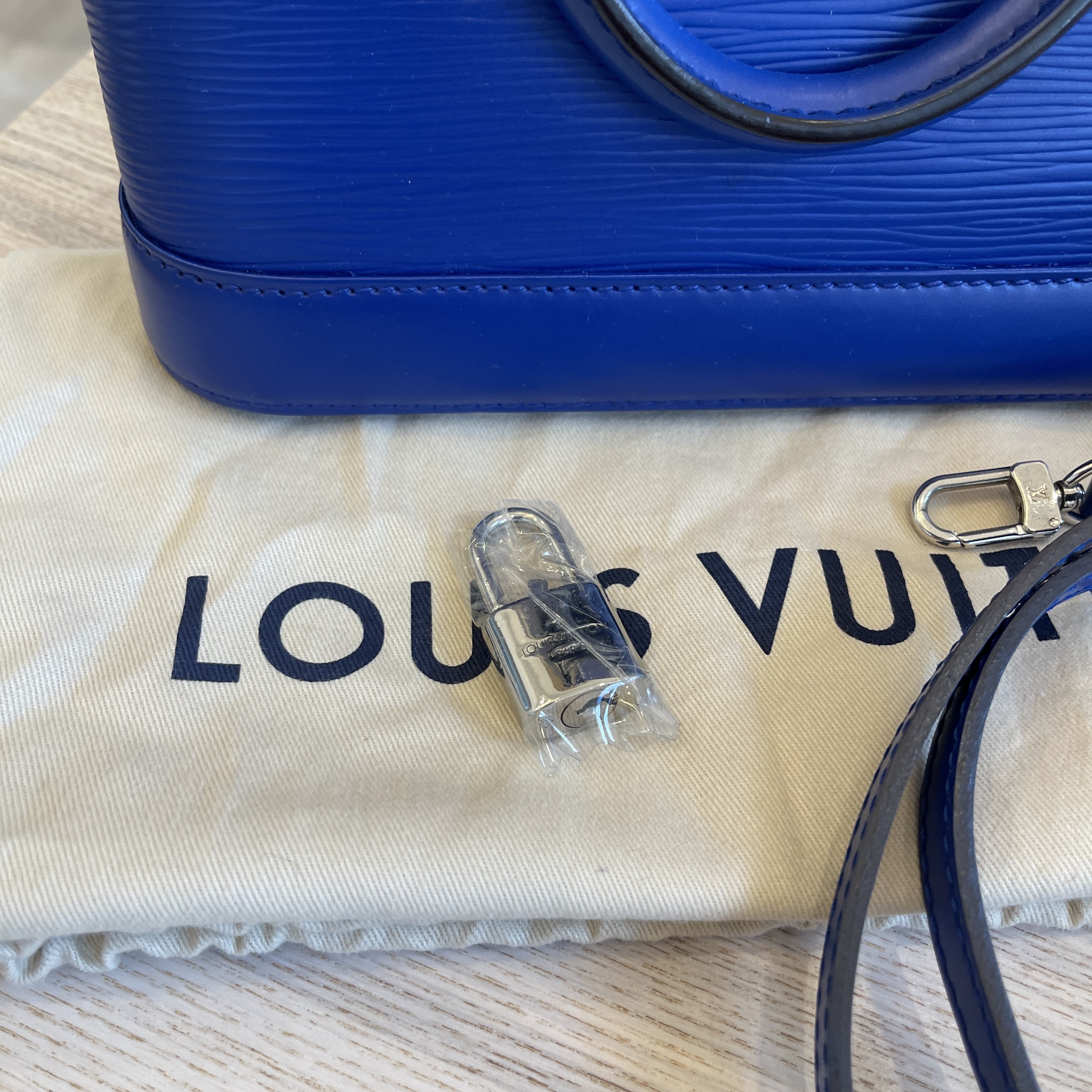 Louis-Vuitton-Epi-Alma-BB-2Way-Hand-Bag-Rose-Bellerine-M41327 –  dct-ep_vintage luxury Store