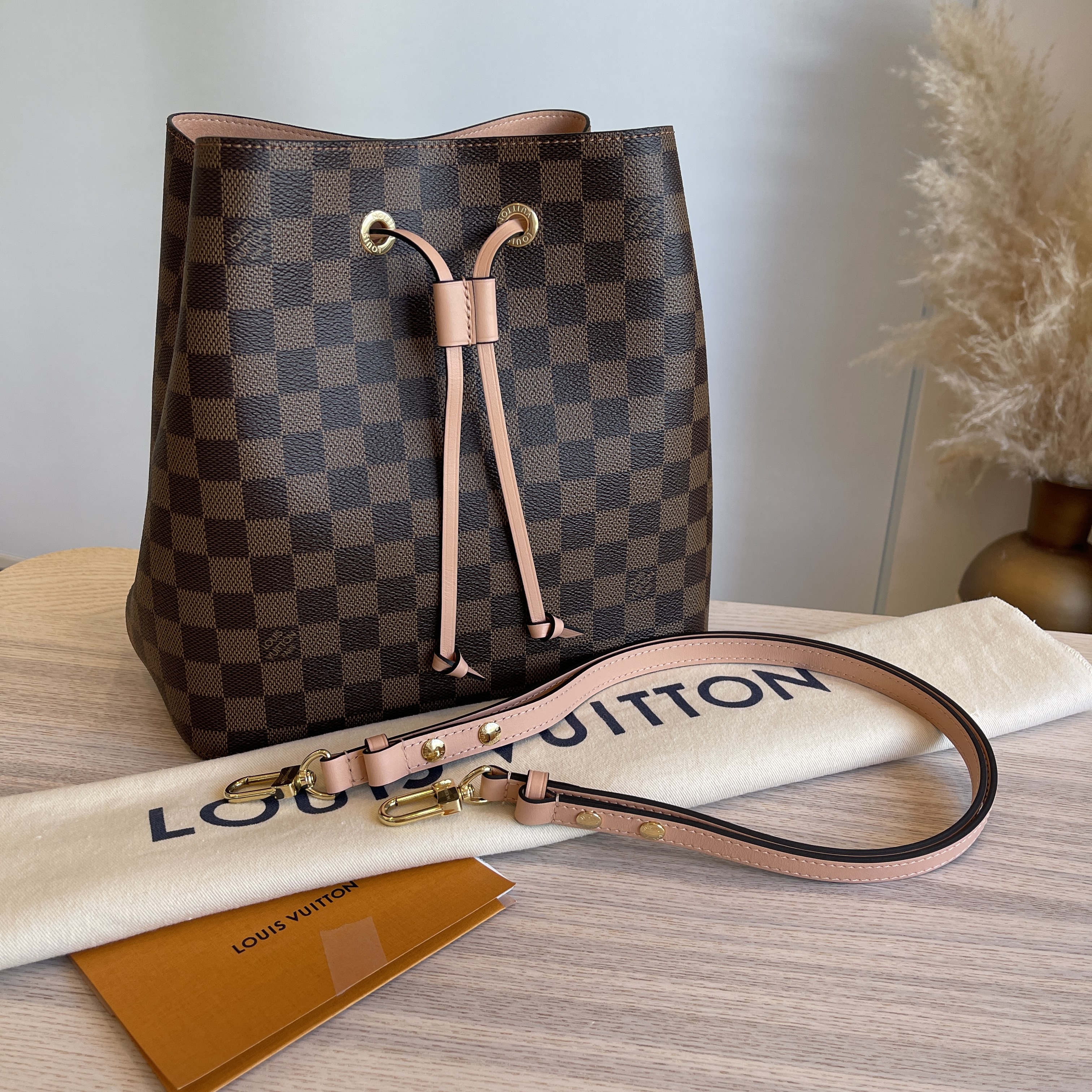 3D model Louis Vuitton Neonoe MM Bag Damier Ebene Venus Pink