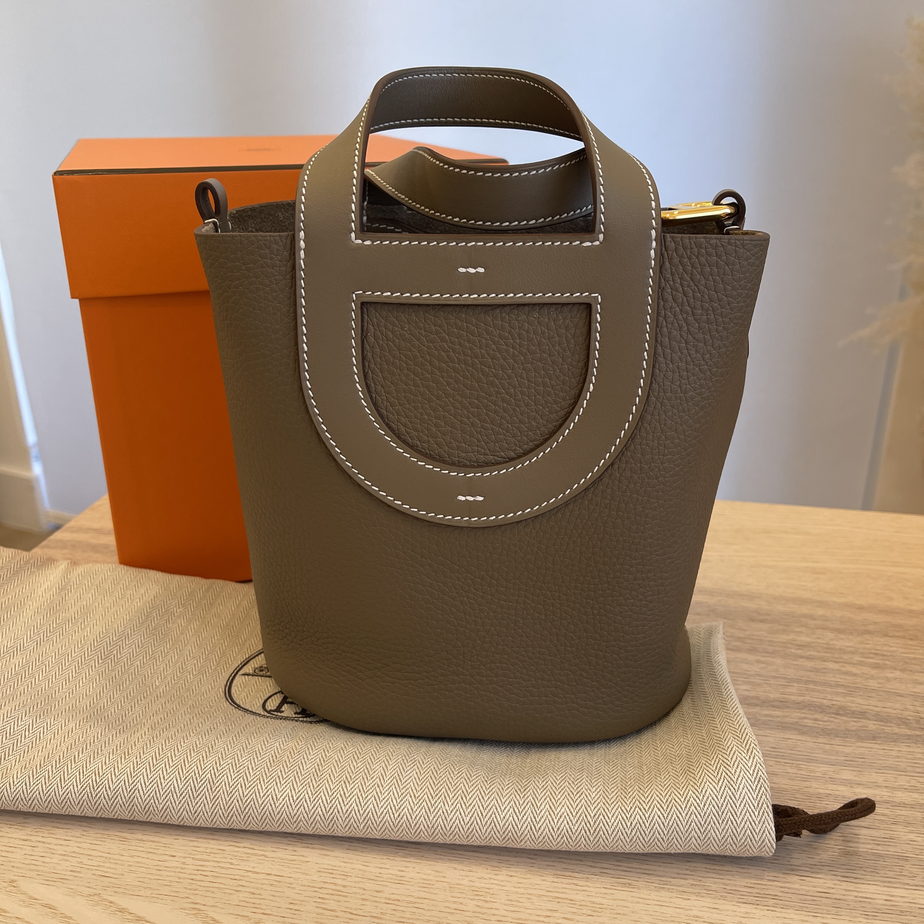 Hermes In-The-Loop bag 18 Etoupe grey Clemence leather/Swift