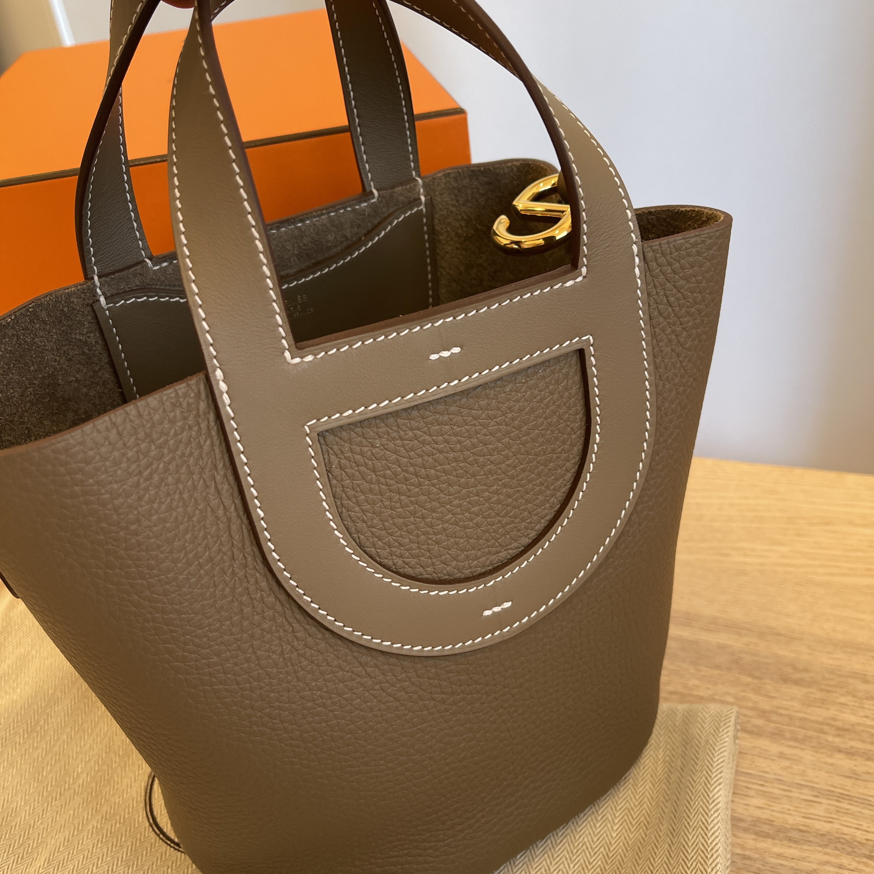 HERMES in-the-loop Tote Bag Size 18 Taurillon Clemence/Swift Leather Chai