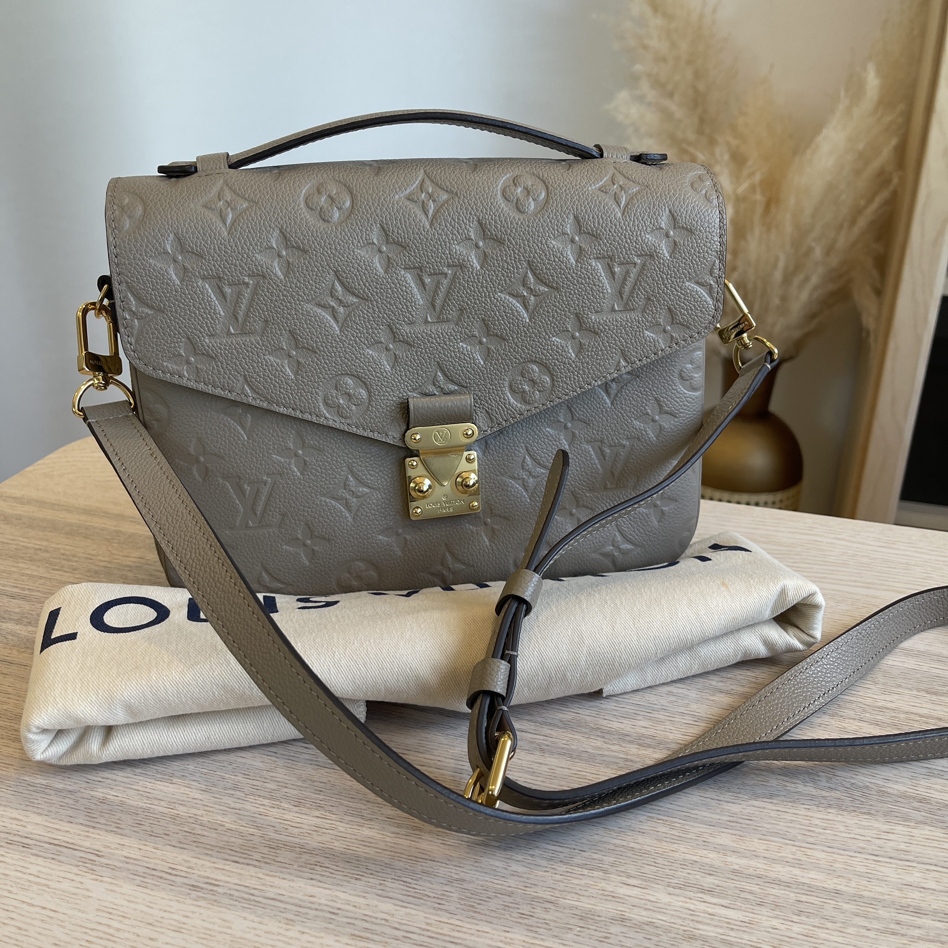 Louis Vuitton Pochette Metis Empreinte Turtledove - LVLENKA Luxury