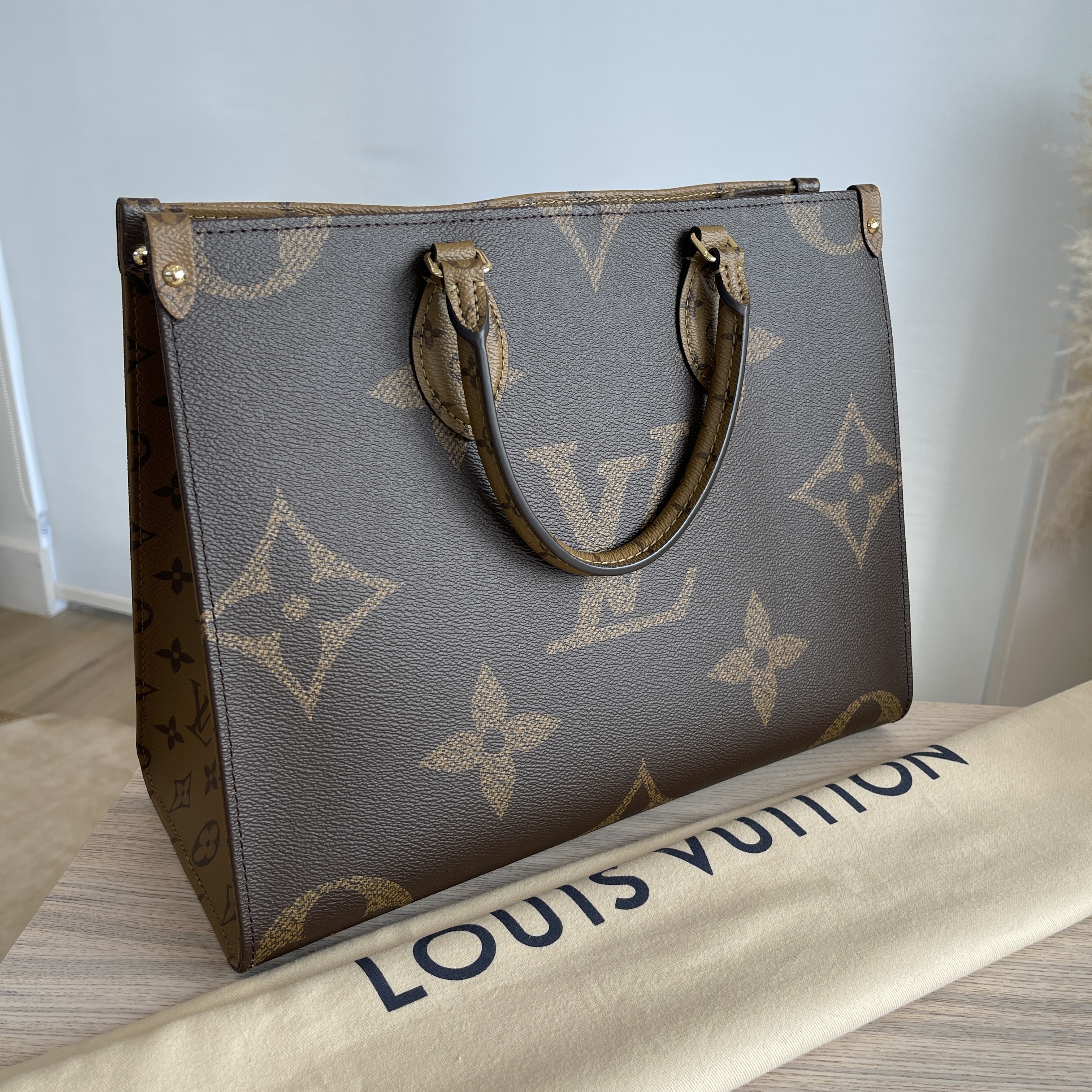 Louis Vuitton Reverse Monogram Canvas Giant OnTheGo mm Bag