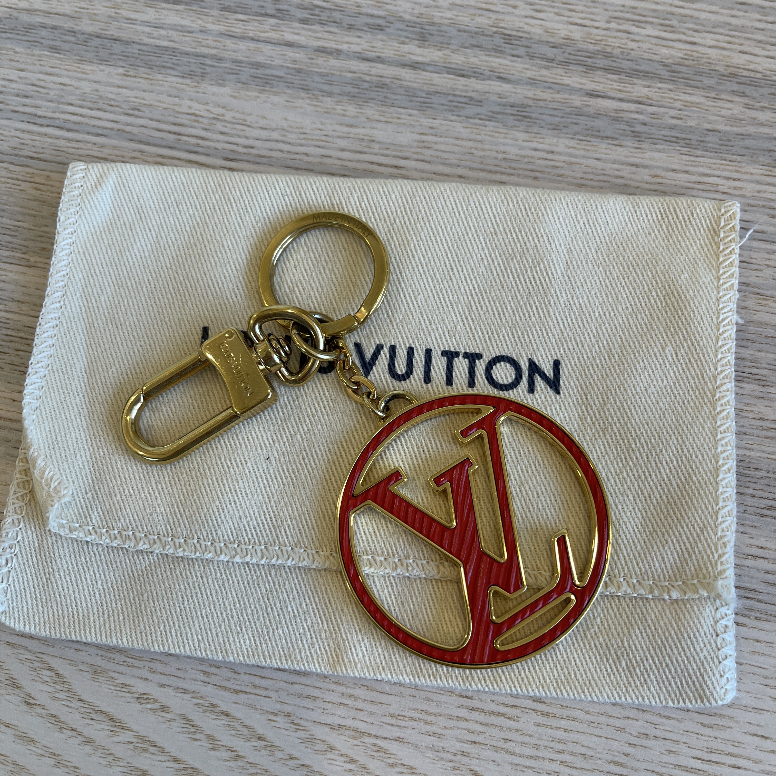 LV Circle Epi Leather Bag Charm and Key Holder S00 - Accessories