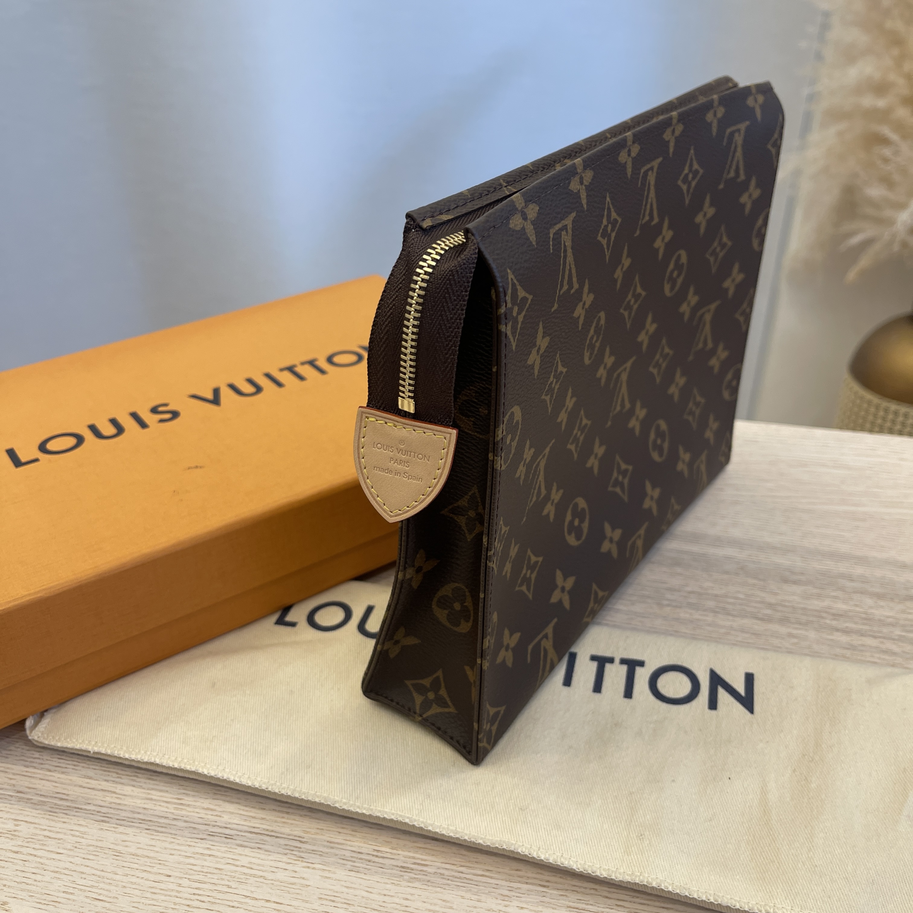 Louis Vuitton Discontinued Monogram Toiletry Pouch 26 Poche Toilette  111lv16