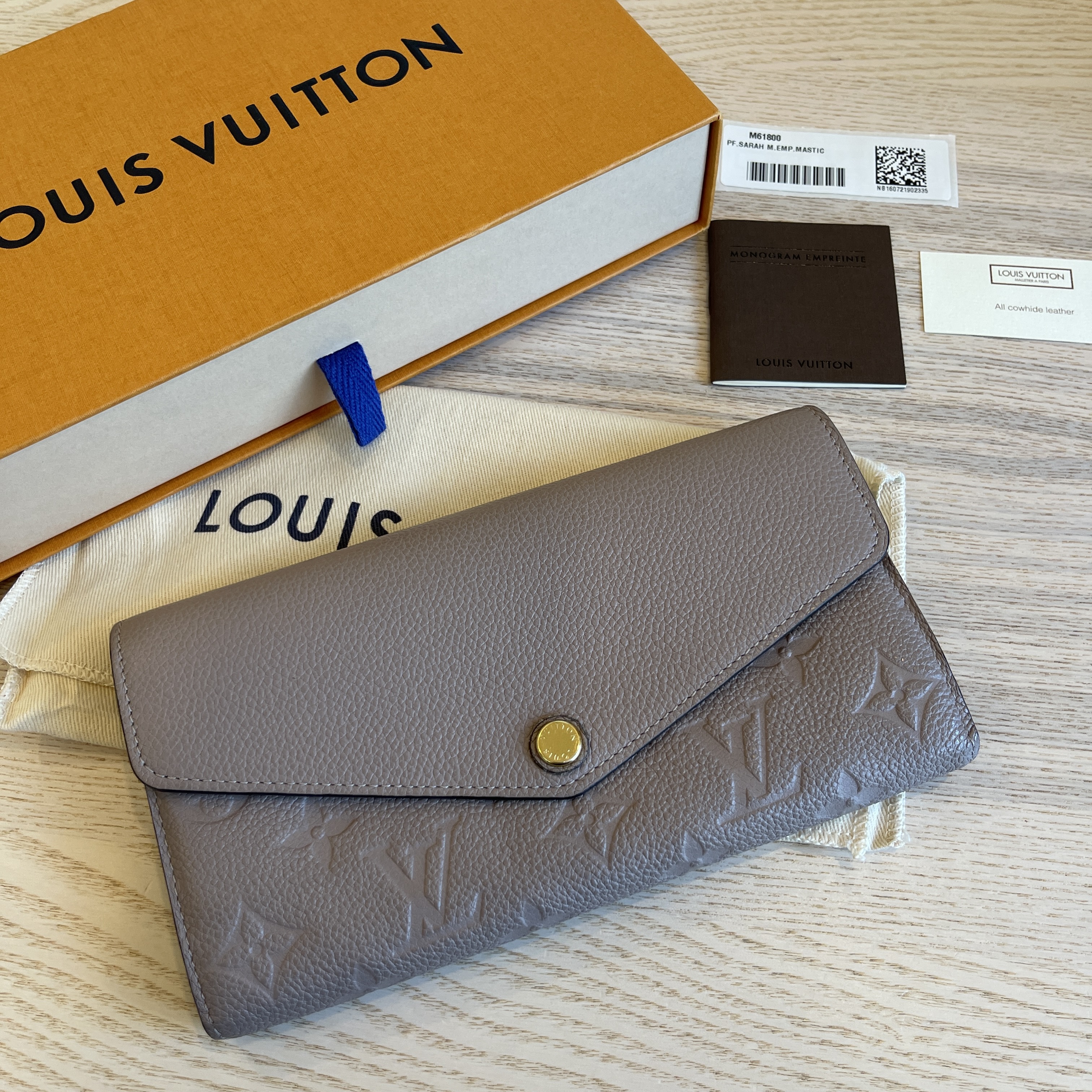 Louis Vuitton-Monogram Empreinte Sarah Wallet
