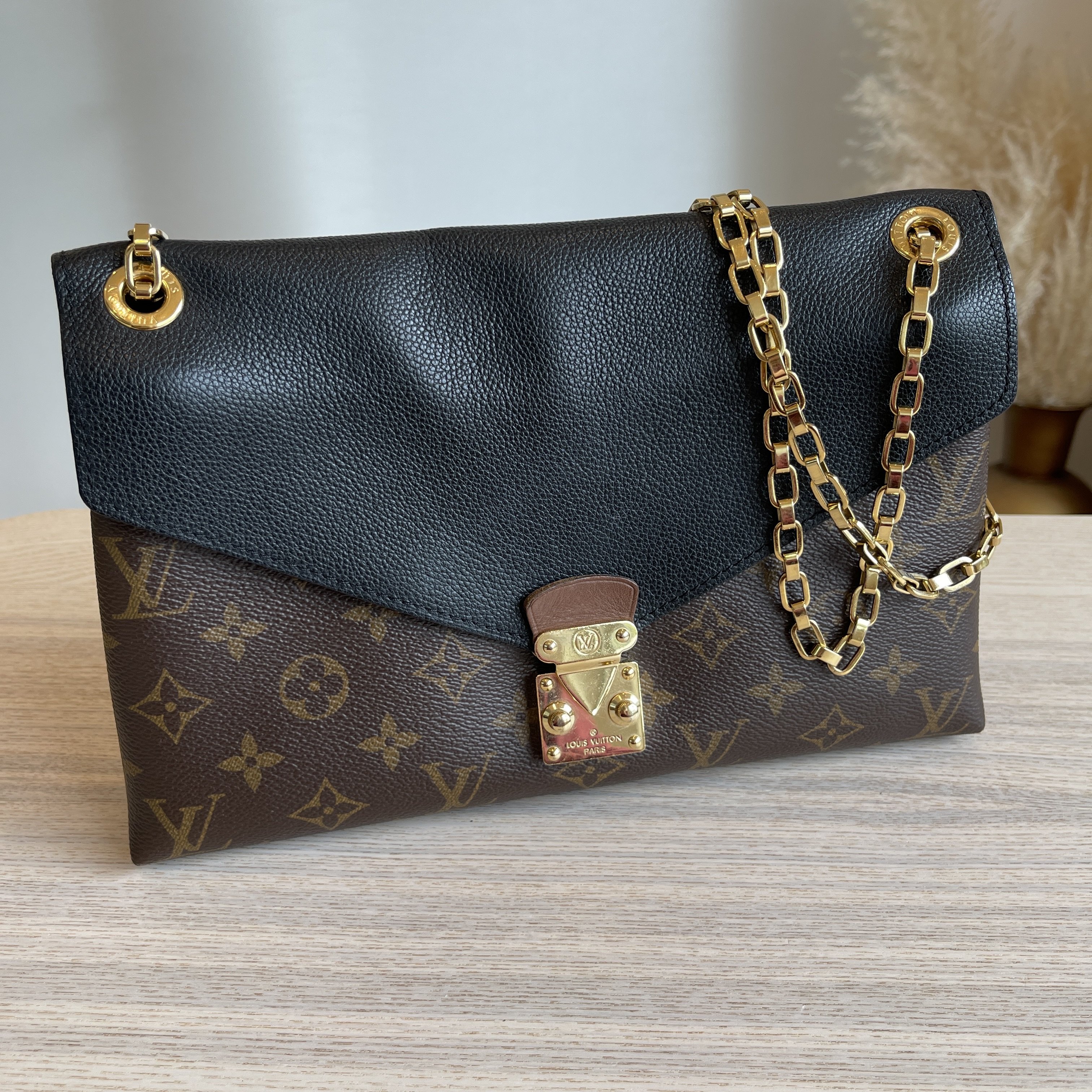 Louis Vuitton Chain It Shoulder Bag in Monogram Noir - SOLD