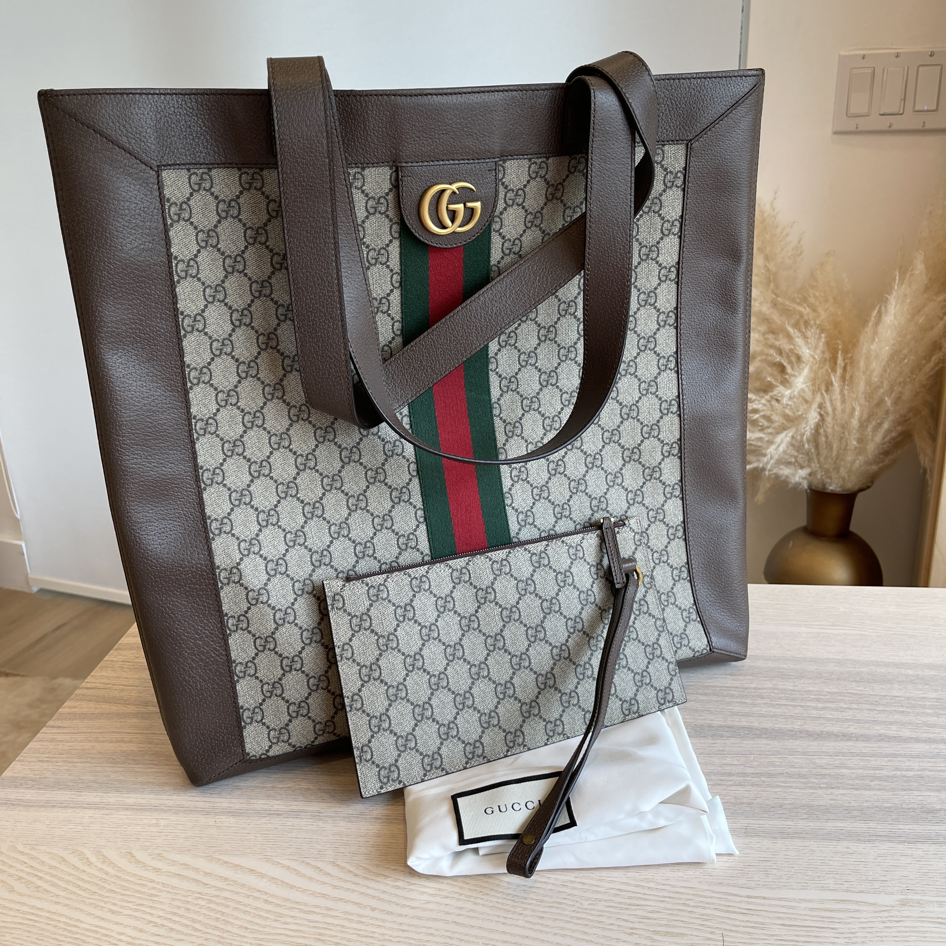 Ophidia gg supreme shopping bag by Gucci