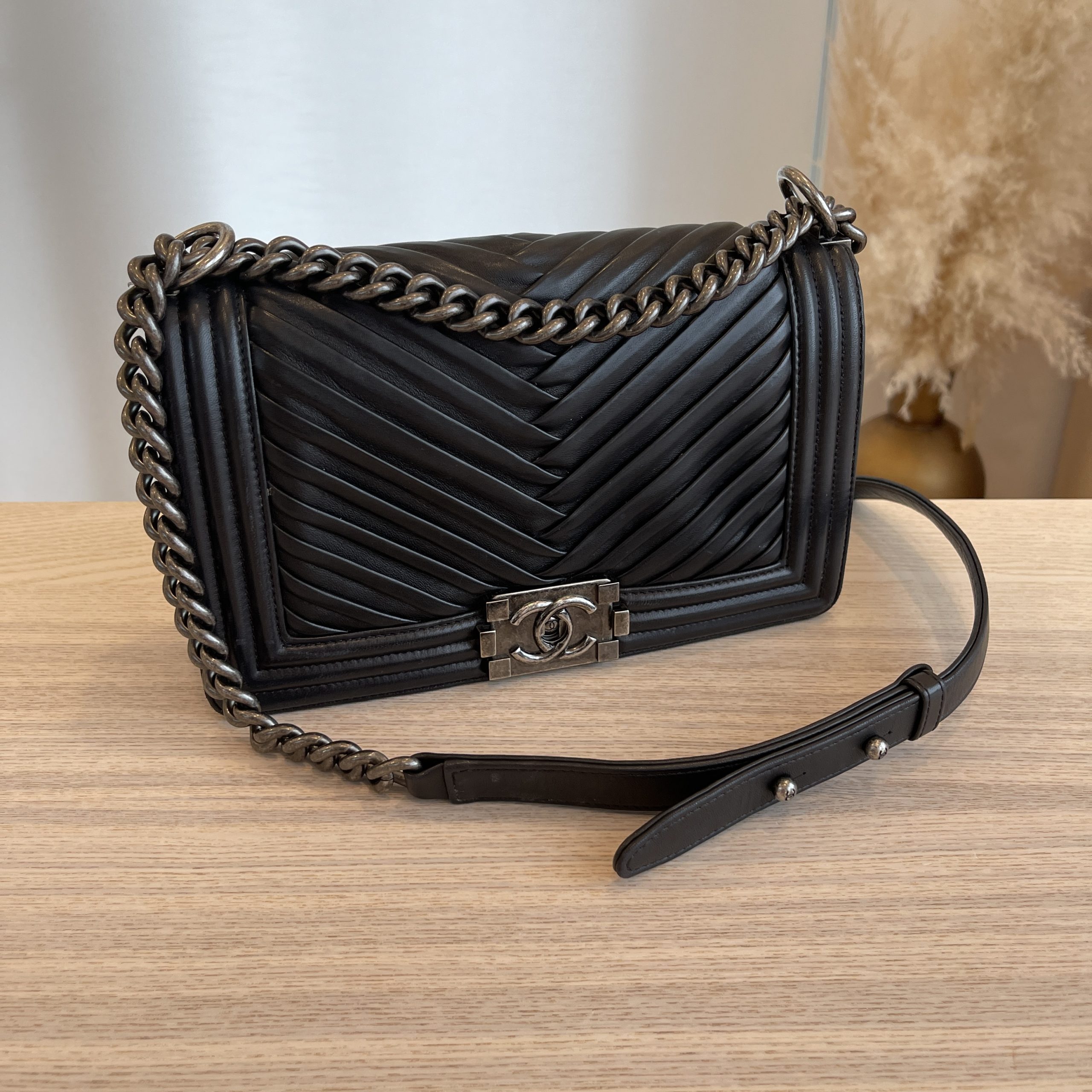 Chanel boy chevron discount lambskin