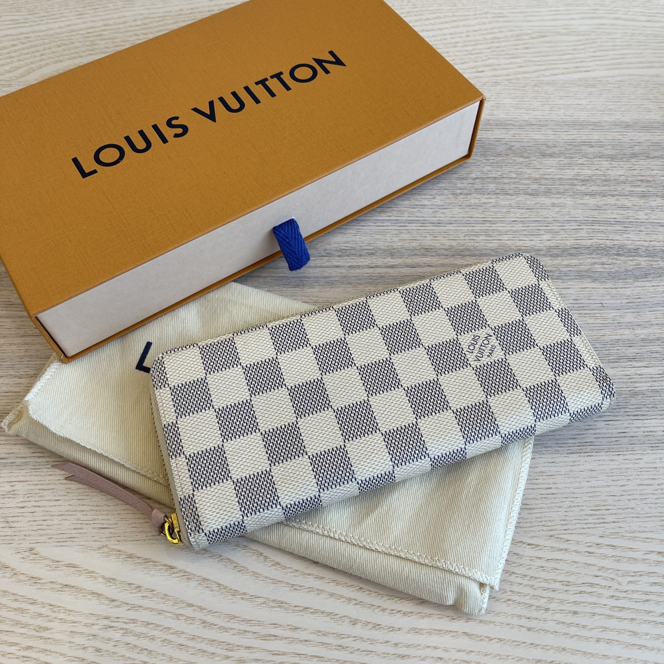 LOUIS VUITTON Clemence Damier Azur Wallet White