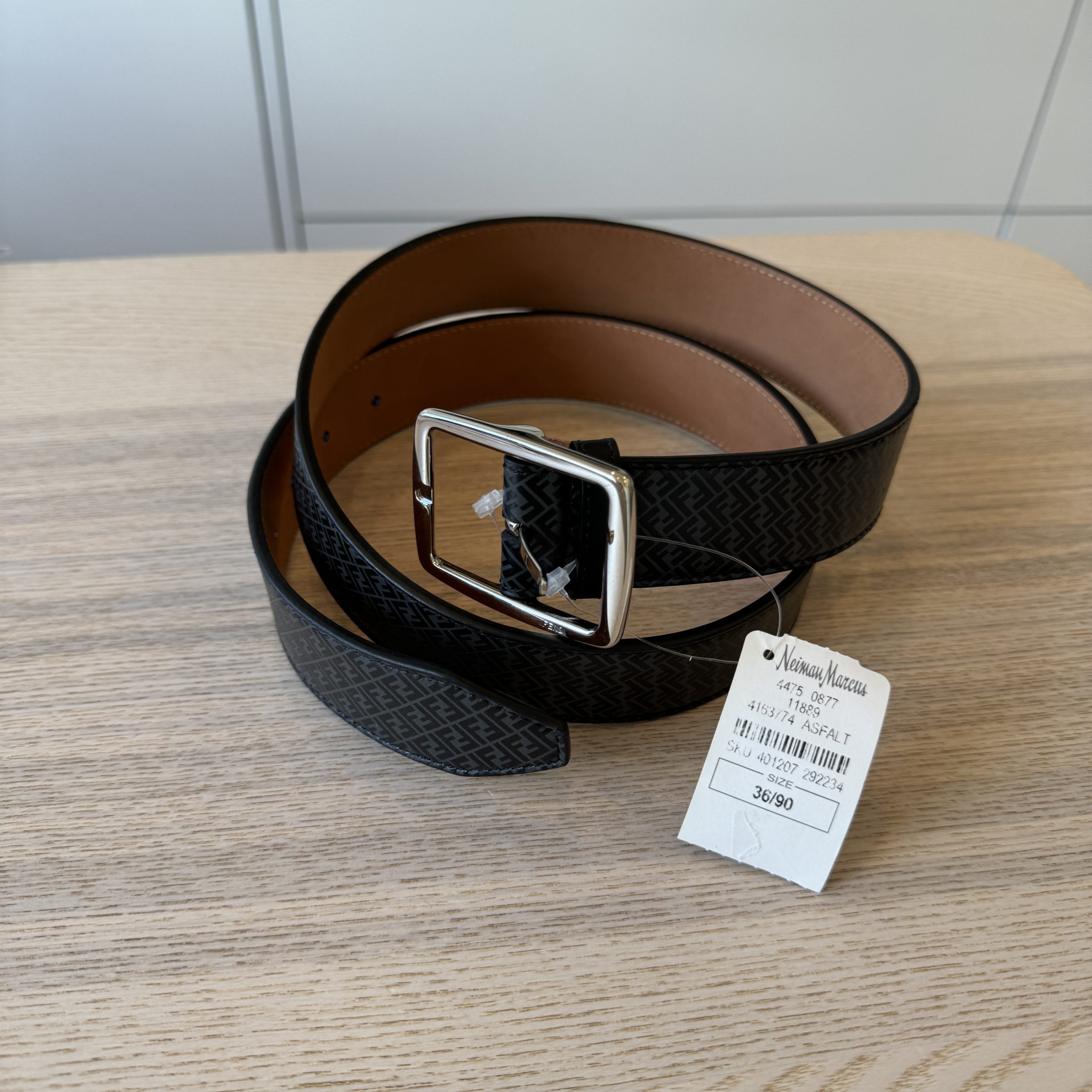 100% Genuine Louis Vuitton Belt (90/36)used