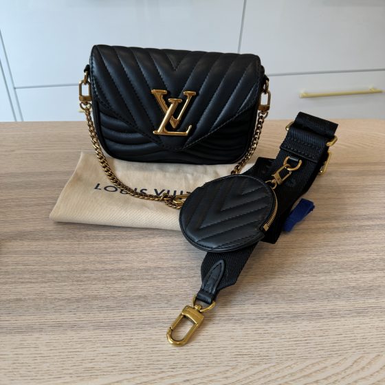 MULTI-POUCH LOUIS VUITTON NEW WAVE - New condition! Black Leather