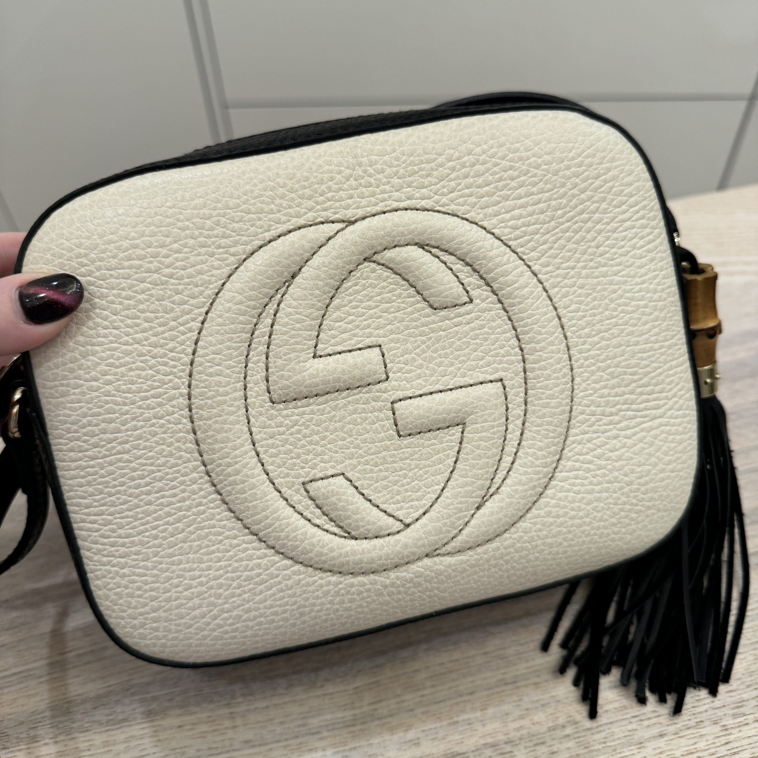 White gucci soho online bag