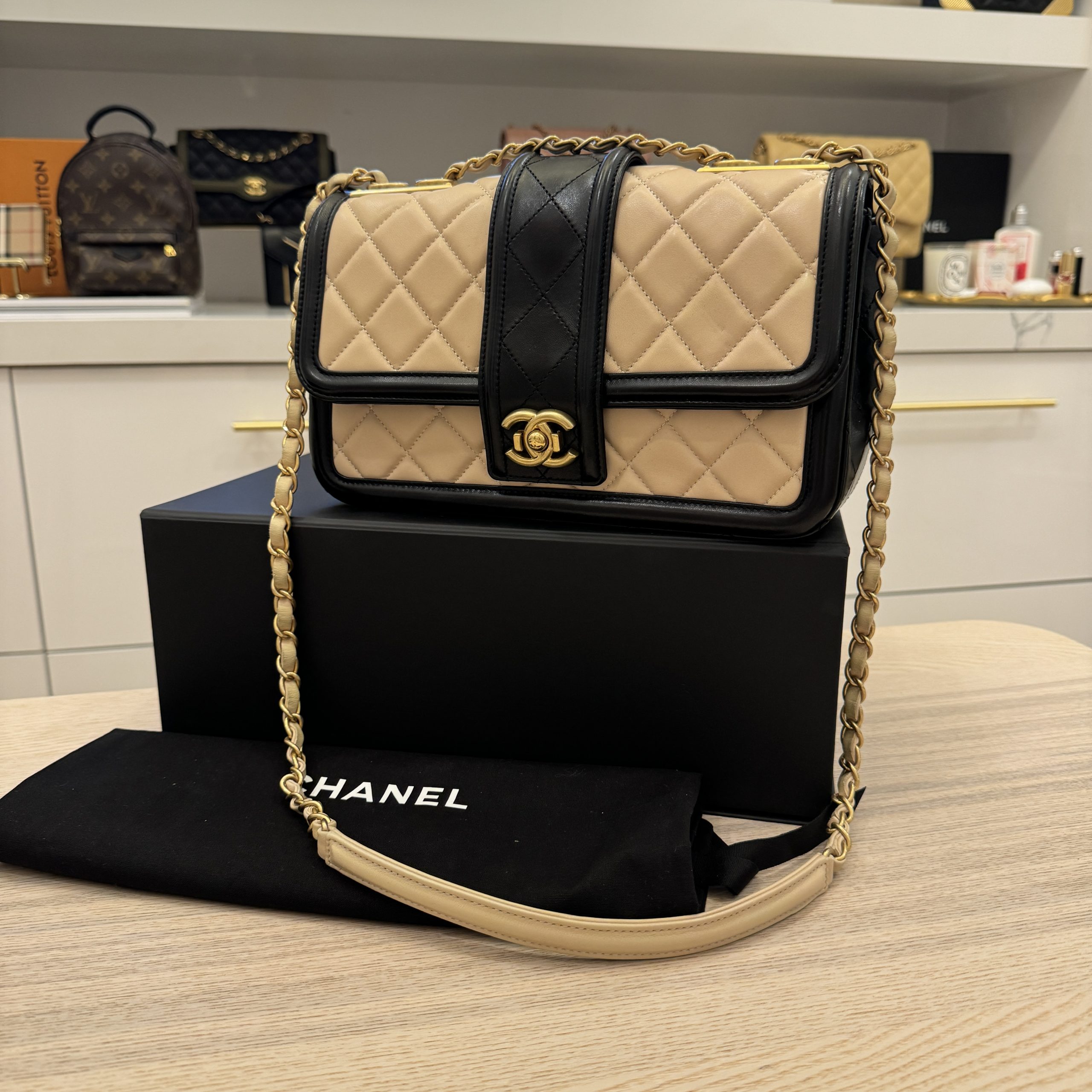 Chanel quilted bag discount beige