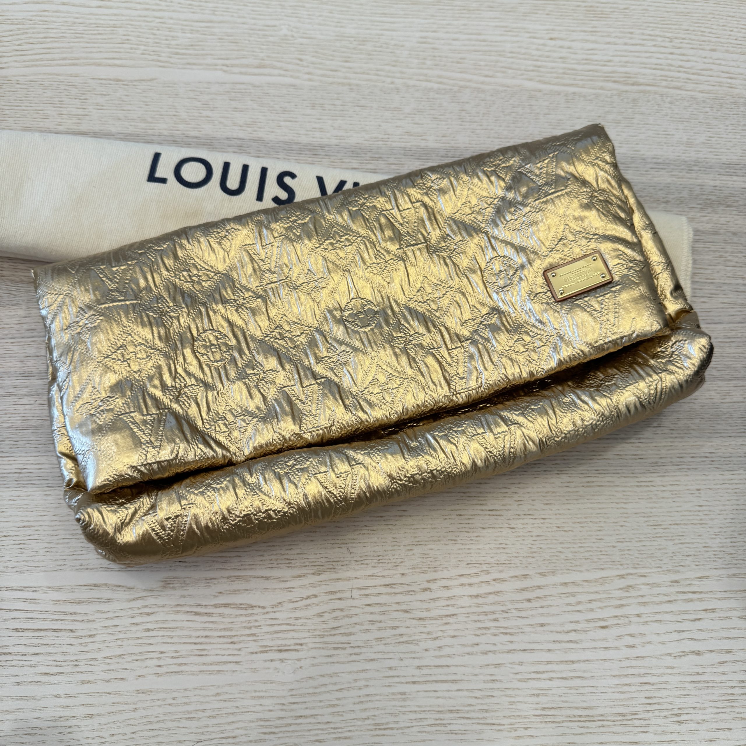 Louis vuitton limelight online clutch