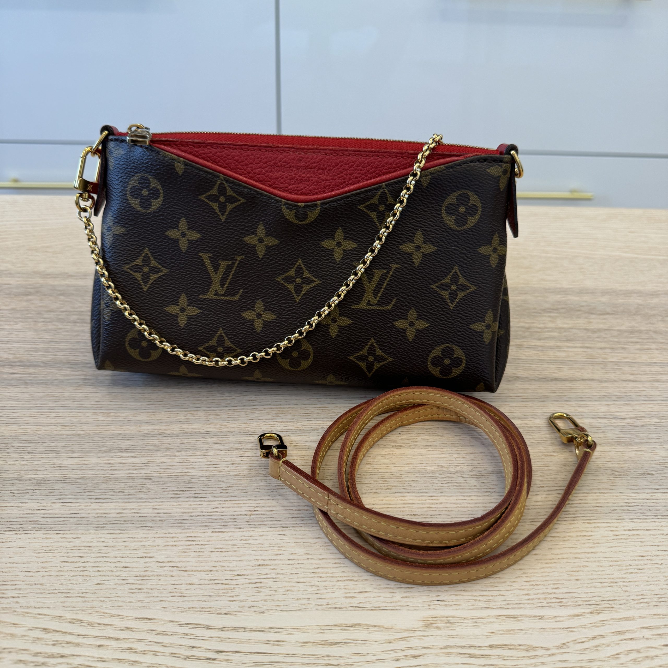 Lv pallas clutch red sale