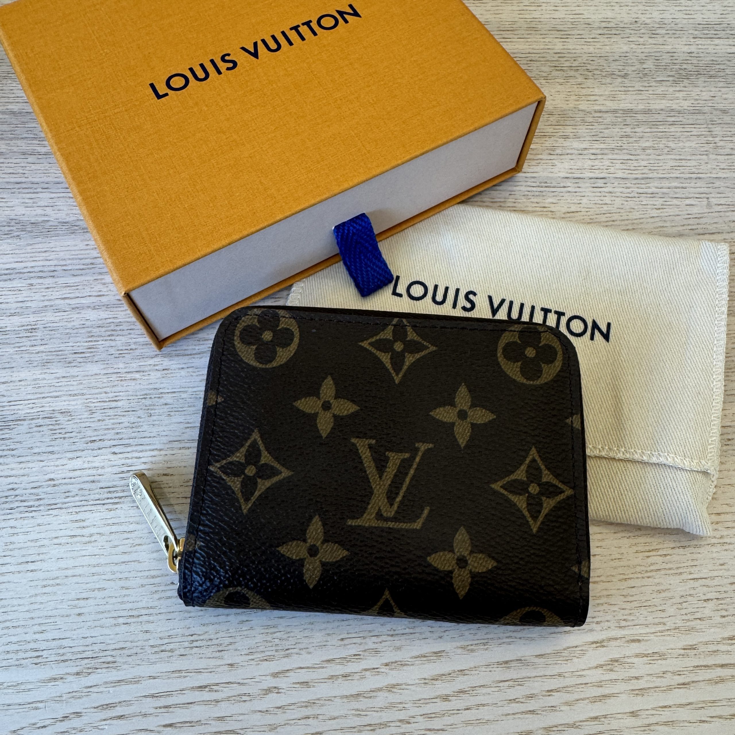 Cute! Auth LOUIS VUITTON COMPACT ZIPPY Wallet on Chain Monogram store Crossbody Mi0012