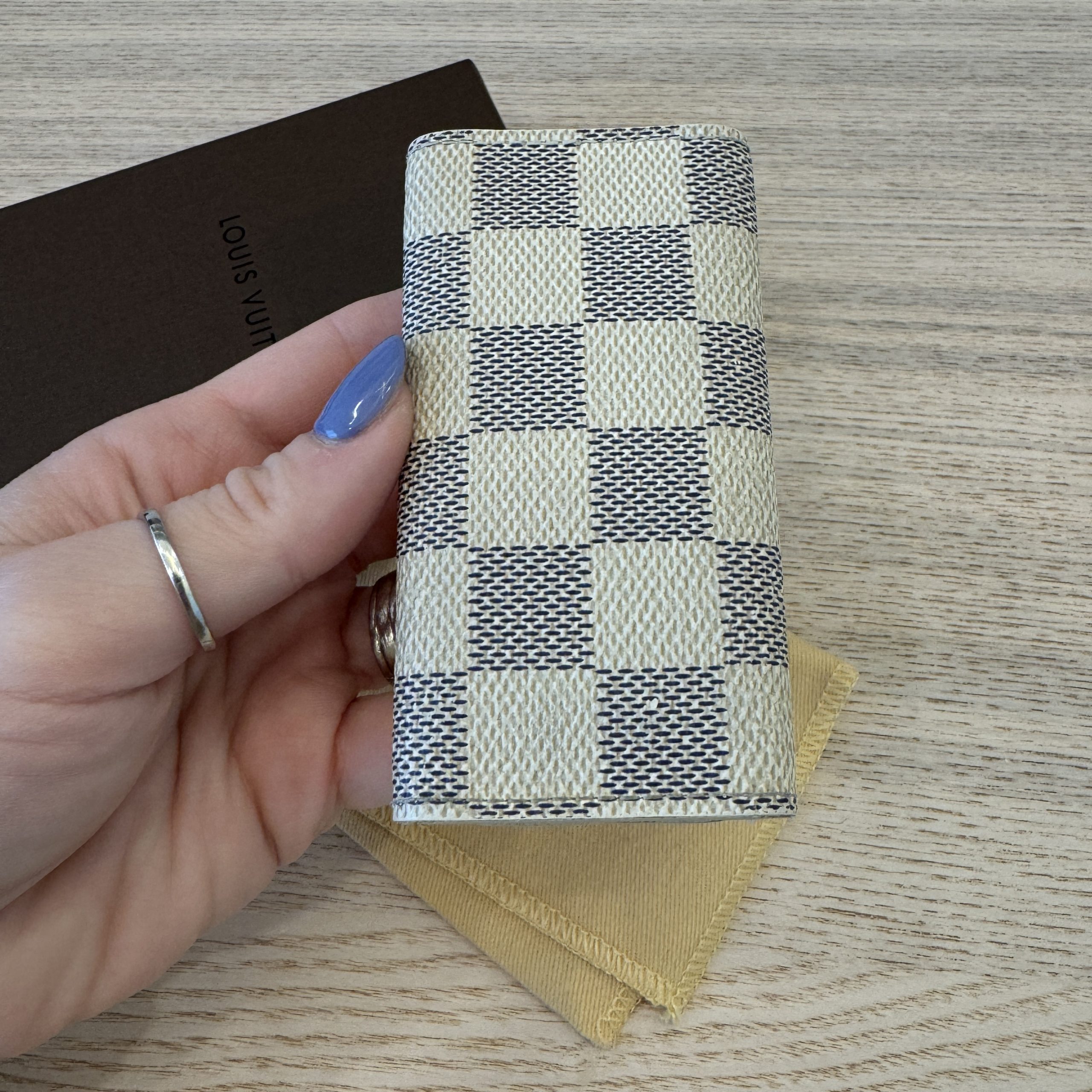 Louis Vuitton Damier Azur 4 Key Holder store