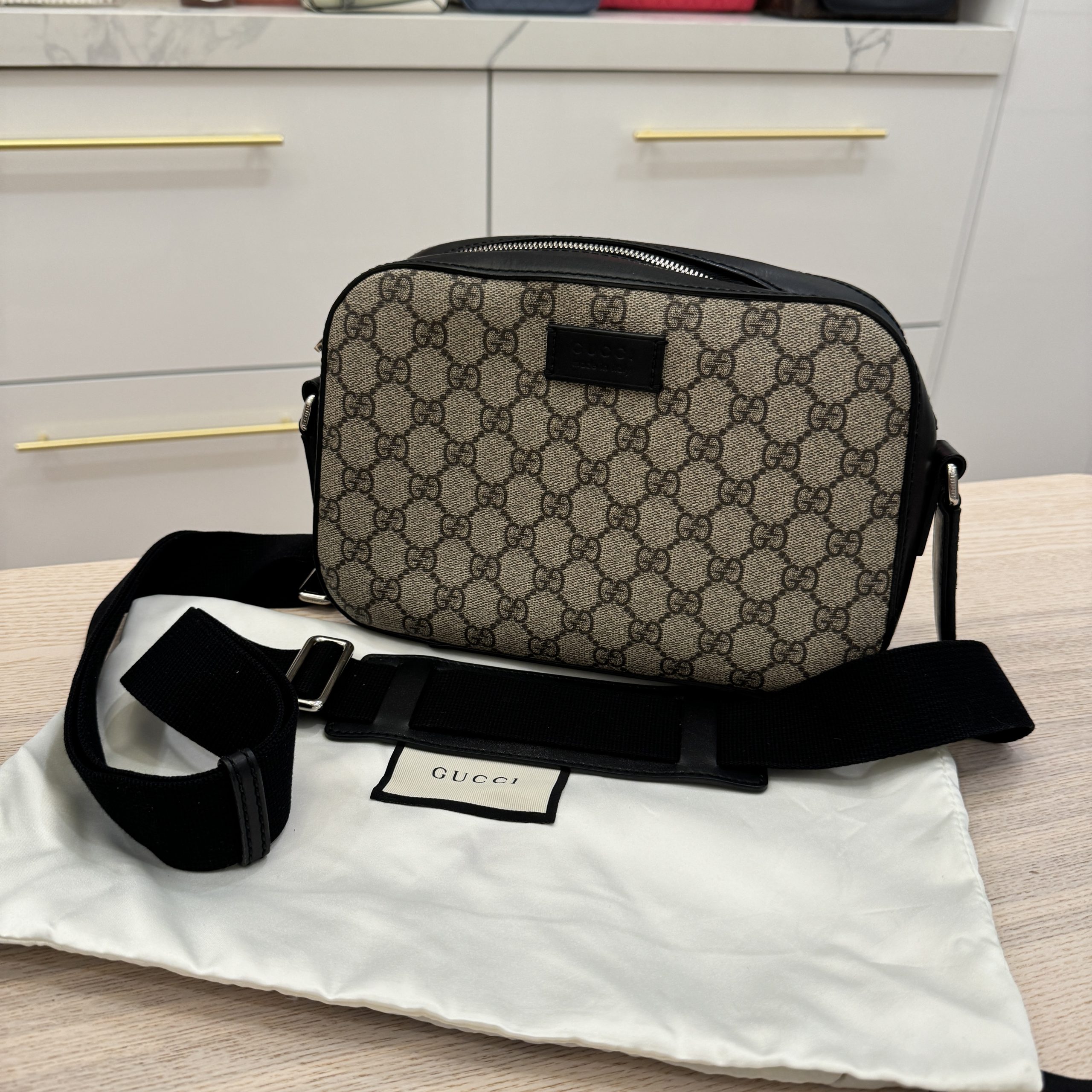 Gucci GG Supreme Monogram Camera Bag Beige Black