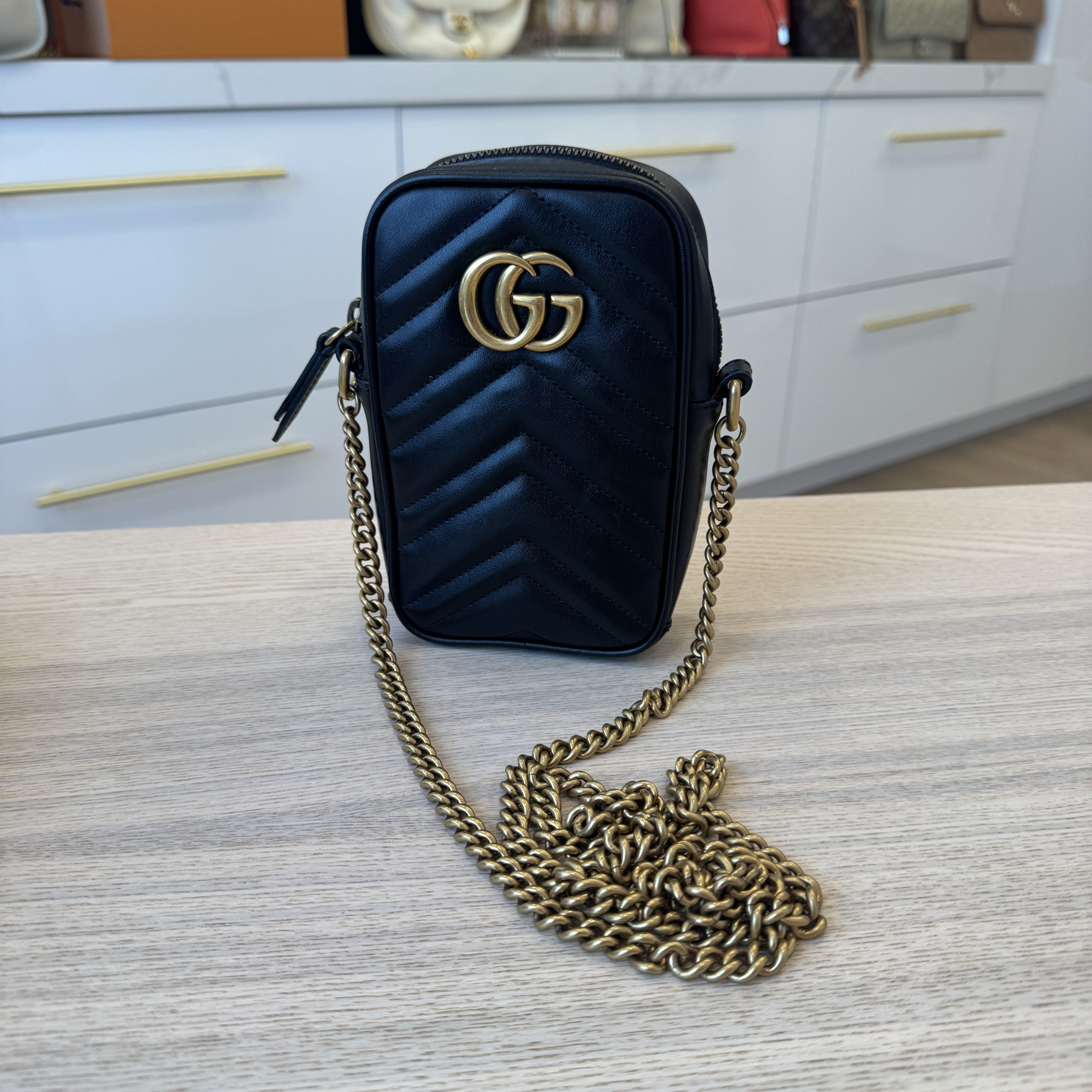 Gucci shops calfskin matelasse mini gg marmont bag black