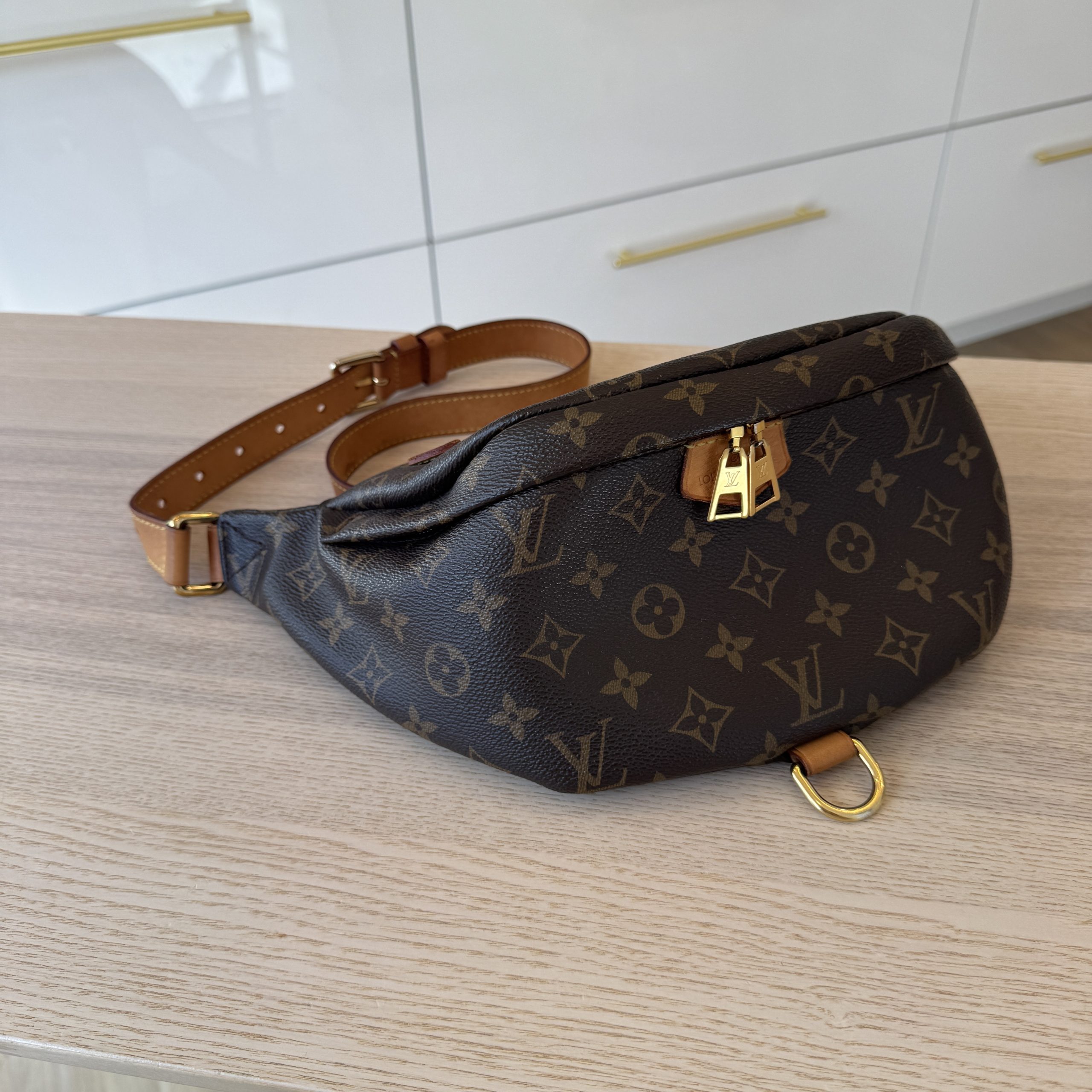 100% deals Authentuc Louis Vuitton